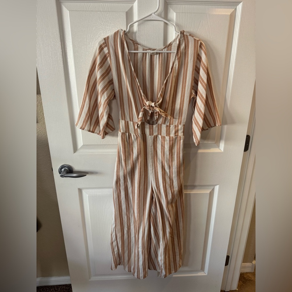 Billabong pant jumpsuit. Gently used.
